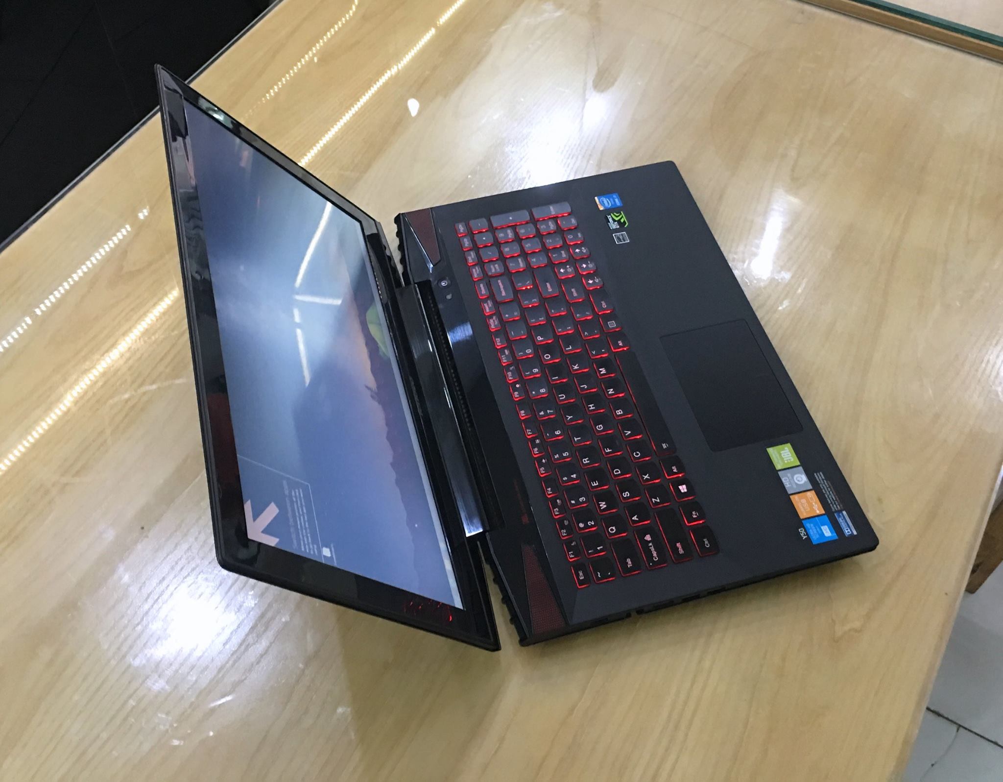 Laptop Lenovo Gaming Y50 - 70-4.jpg